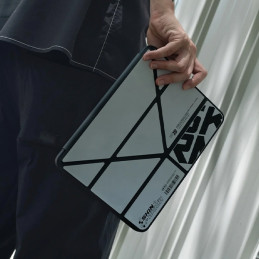 Etui z funkcja podstawki Skinarma Kira Kobai do iPad Pro 11" (M4) chrome