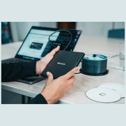 Zewnętrzna nagrywarka Verbatim Slimline CD/DVD USB-A + kabel USB-A/USB-A do USB-C czarny